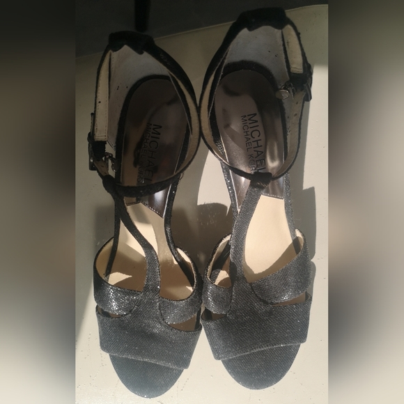 Michael Kors heels size 8M - Picture 11 of 12